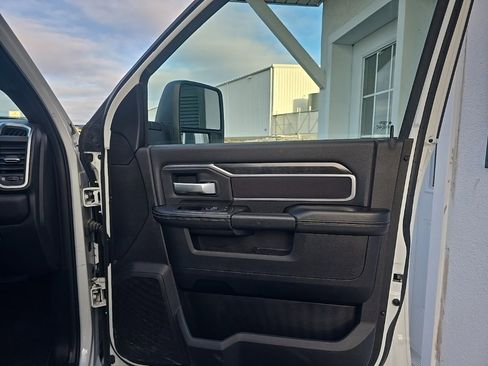 Used 2024 RAM 2500 Big Horn image 24