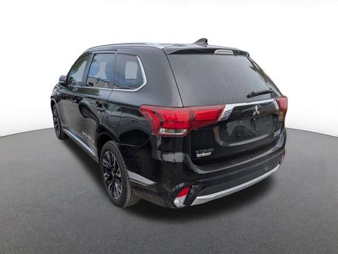 Used 2018 Mitsubishi Outlander 4WD Plug-In Hybrid image 3