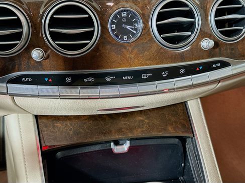Used 2015 Mercedes-Benz S 550 4MATIC Sedan image 24