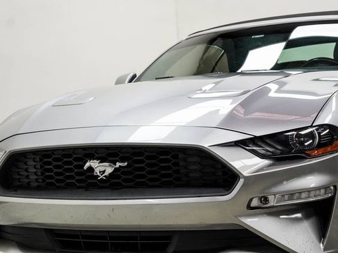 Used 2020 Ford Mustang Premium image 3