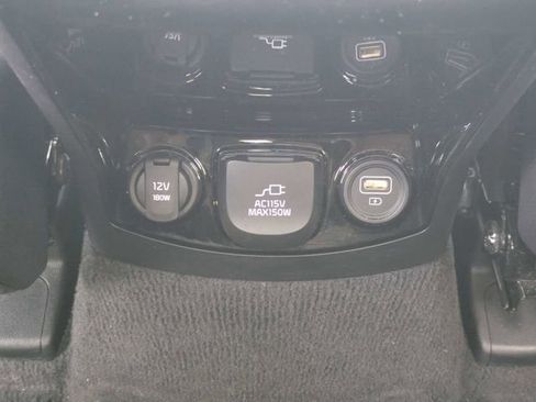 Used 2023 Kia Sorento SX Prestige image 13