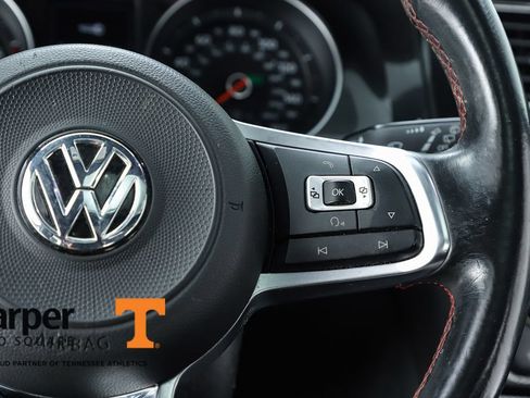 Used 2017 Volkswagen GTI SE FWD image 22