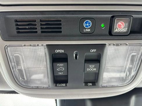 Used 2018 Honda Odyssey Elite image 29