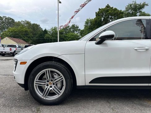 Used 2015 Porsche Macan S image 9