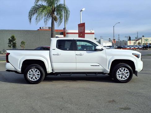 Used 2025 Toyota Tacoma SR5 image 3