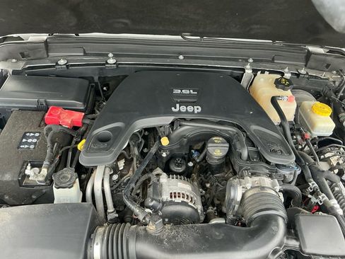 Used 2019 Jeep Wrangler Unlimited Rubicon AWD/4WD image 25