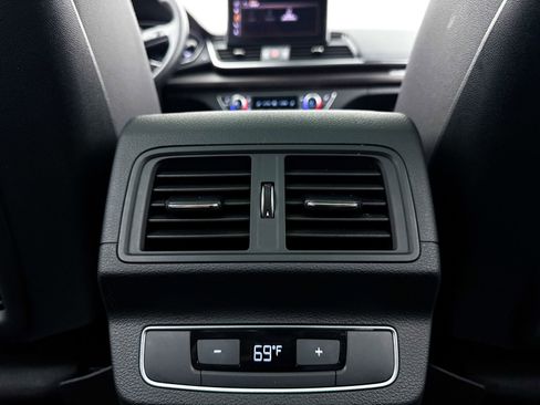 Used 2023 Audi Q5 2.0T Premium w/ Convenience Package AWD/4WD image 21