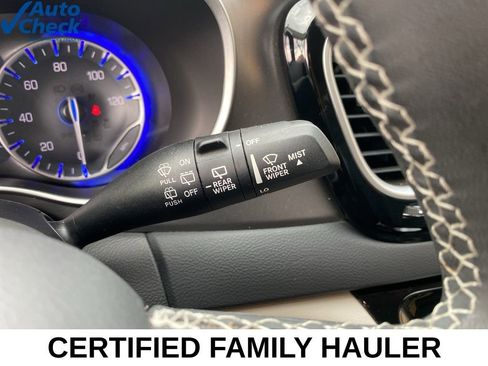 Used 2024 Chrysler Pacifica Touring-L FWD image 33