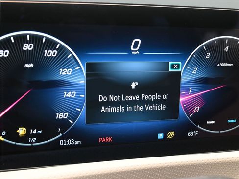 Used 2024 Mercedes-Benz CLA 250 4MATIC image 3