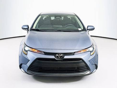 Used 2025 Toyota Corolla LE w/ Convenience Package FWD image 2