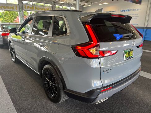 Used 2025 Honda CR-V Sport image 6