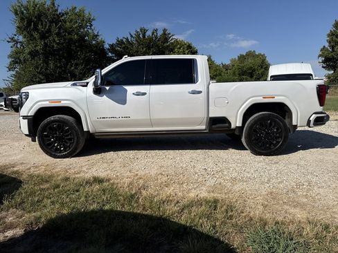 Used 2024 GMC Sierra 2500 Denali w/ Denali Reserve Package AWD/4WD image 3