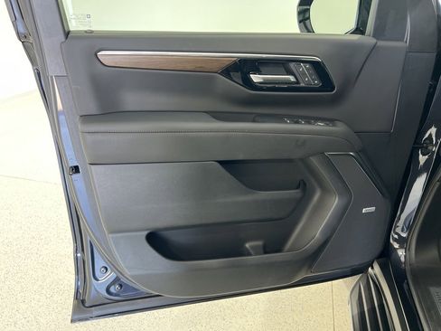 Used 2025 Chevrolet Tahoe High Country image 20