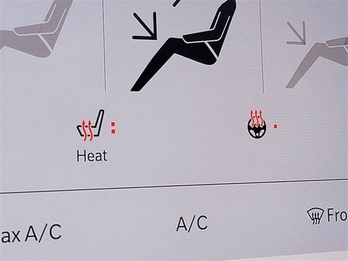 Certified 2023 Chrysler Pacifica Touring-L w/ S Appearance Package image 6