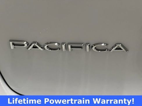 New 2026 Chrysler Pacifica Select image 11
