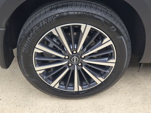 New 2026 Nissan Pathfinder Platinum FWD image 24