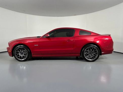 Used 2013 Ford Mustang GT Premium w/ Electronics Pkg RWD image 4