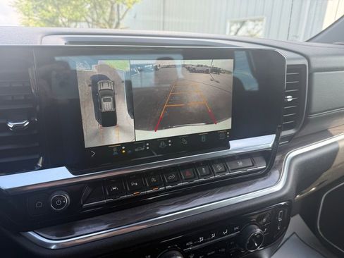 Used 2022 Chevrolet Silverado 1500 LTZ w/ Z71 Off-Road Package image 16