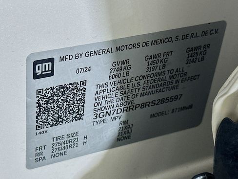 Used 2024 Chevrolet Equinox EV RS FWD image 12