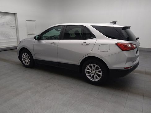 Used 2020 Chevrolet Equinox LS w/ LS Convenience Package FWD image 3