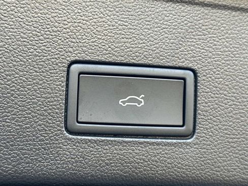 New 2026 Volkswagen Atlas Cross Sport SEL AWD/4WD image 7