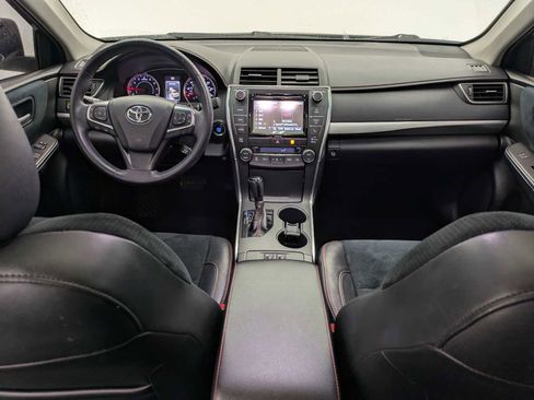 Used 2017 Toyota Camry XSE w/ Moonroof Package image 16