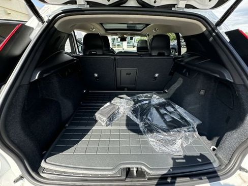 New 2025 Volvo XC40 B5 Plus w/ Protection Package Premier AWD/4WD image 26