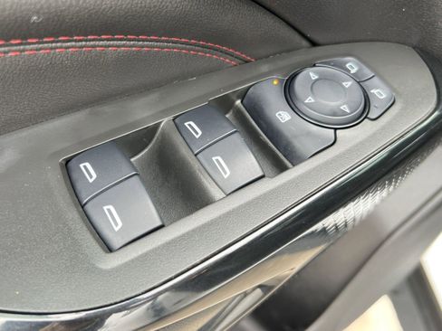 Certified 2025 Chevrolet Trax RS w/ Sunroof Package image 22