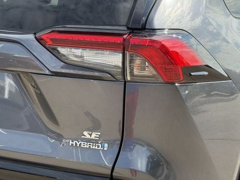 Used 2022 Toyota RAV4 SE AWD/4WD image 6