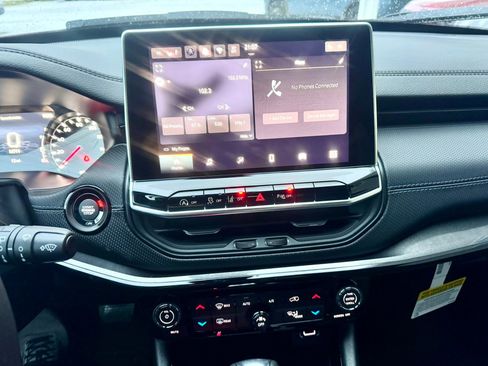 New 2026 Jeep Compass Limited image 13