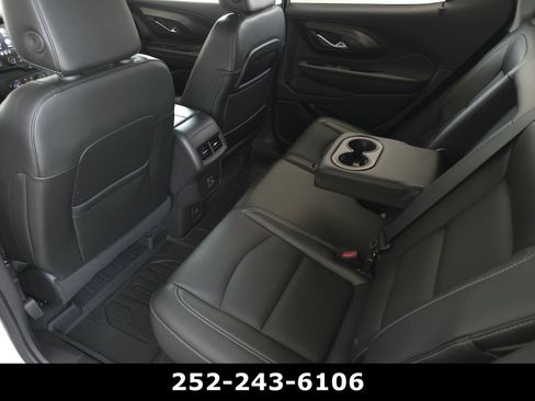 Used 2024 GMC Terrain SLT w/ Infotainment Package II AWD/4WD image 28