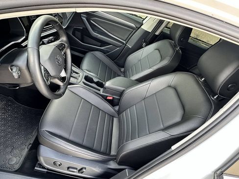 Used 2023 Volkswagen Jetta SE FWD image 33