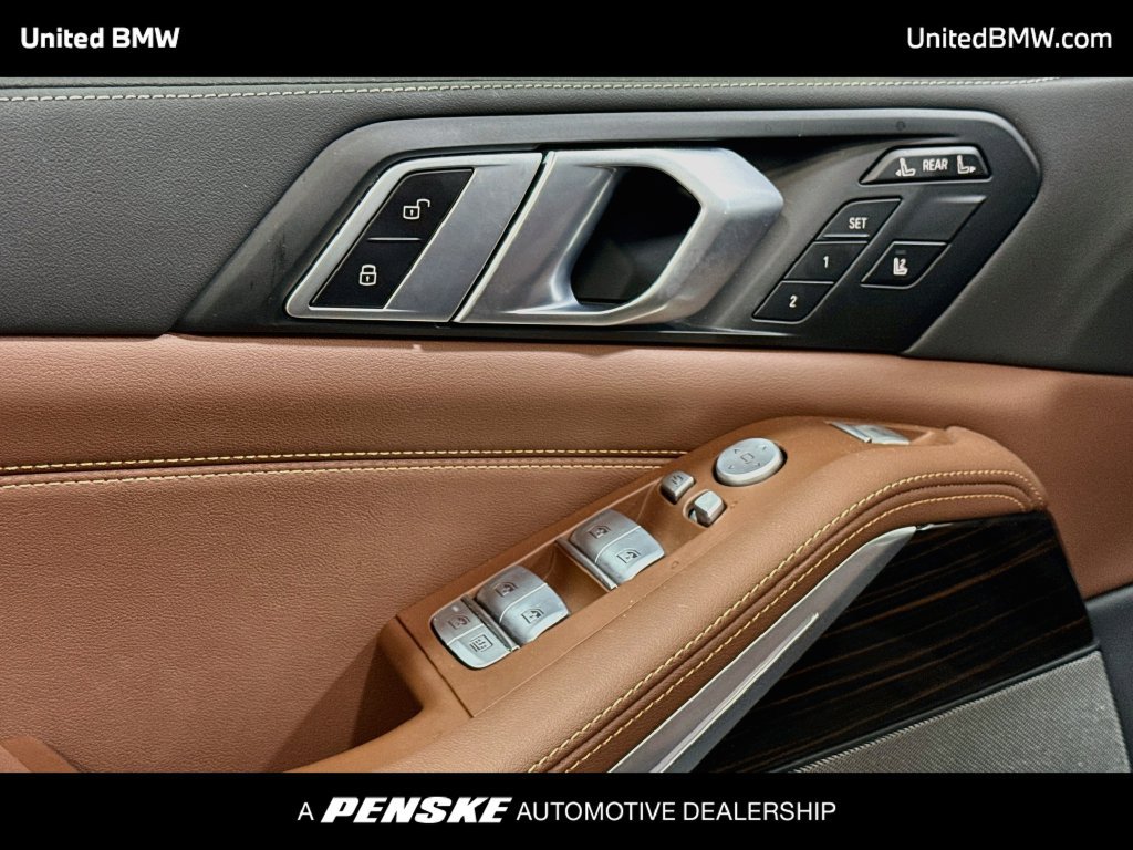 Used 2025 BMW X7 xDrive40i w/ M Sport Package AWD/4WD image 10