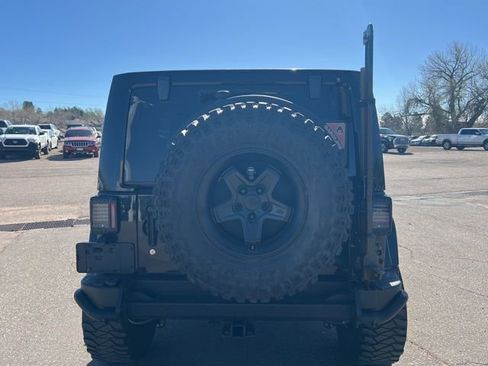 Used 2016 Jeep Wrangler Unlimited Sahara image 5