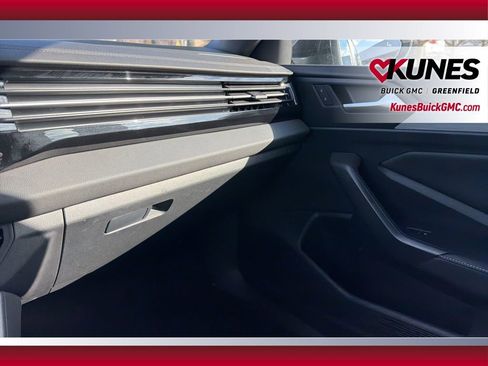 Used 2025 Volkswagen Jetta Sport image 30