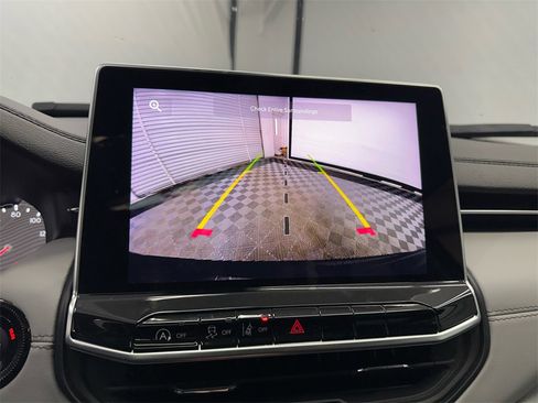 Used 2022 Jeep Compass Limited w/ Sun and Sound Group image 30