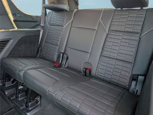Used 2025 Cadillac Escalade Sport Platinum w/ LPO, ONYX Package AWD/4WD image 13