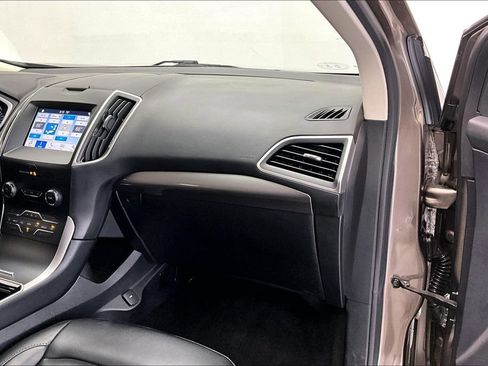 Used 2019 Ford Edge SEL w/ Equipment Group 201A AWD/4WD image 16