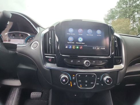 Used 2023 Chevrolet Traverse LT w/ Midnight/Sport Edition image 18