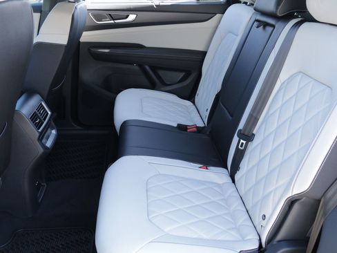 New 2026 Volkswagen Atlas Cross Sport SEL Premium R-Line AWD/4WD image 19