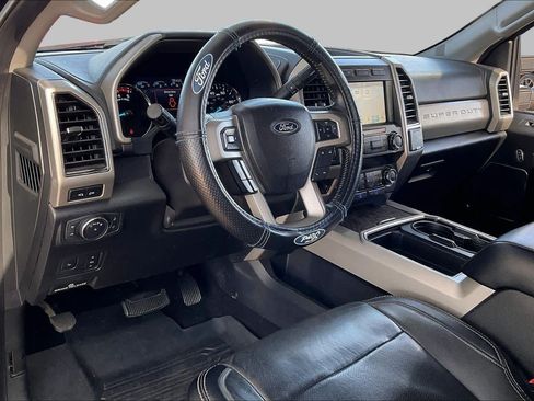 Used 2019 Ford F250 Lariat w/ Lariat Ultimate Package AWD/4WD image 17