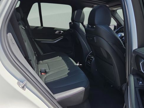 Used 2022 BMW X5 xDrive45e AWD/4WD image 17