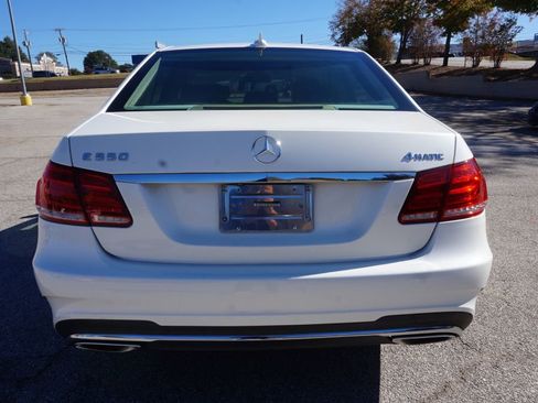 Used 2014 Mercedes-Benz E 550 4MATIC Sedan image 7
