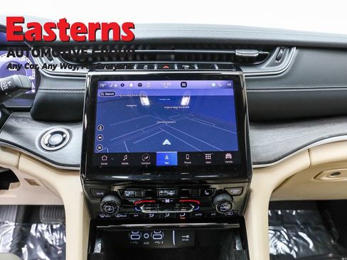 Used 2022 Jeep Grand Cherokee L Limited image 12