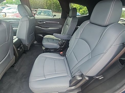 Certified 2022 Buick Enclave Essence image 14