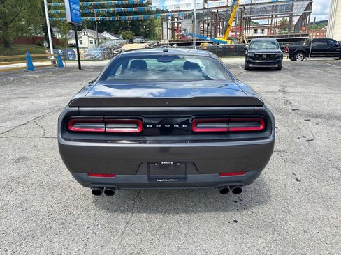 Used 2019 Dodge Challenger SXT RWD image 4