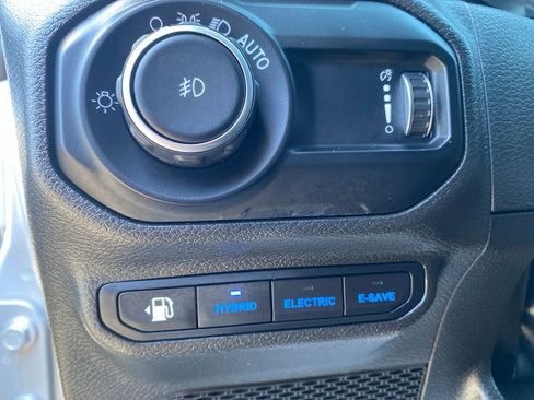 Used 2023 Jeep Wrangler Unlimited Sahara w/ Cold Weather Group AWD/4WD image 30