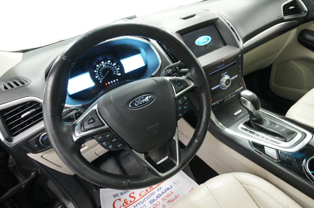 Used 2017 Ford Edge Titanium w/ Technology Package AWD/4WD image 14