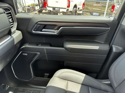 Used 2025 GMC Sierra 1500 SLT w/ SLT Premium Plus Package AWD/4WD image 25