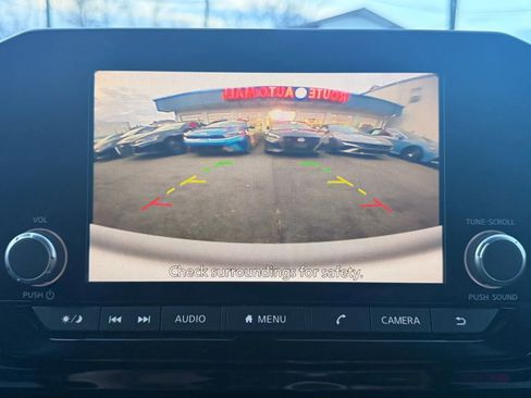 Used 2024 Nissan Pathfinder SV image 24